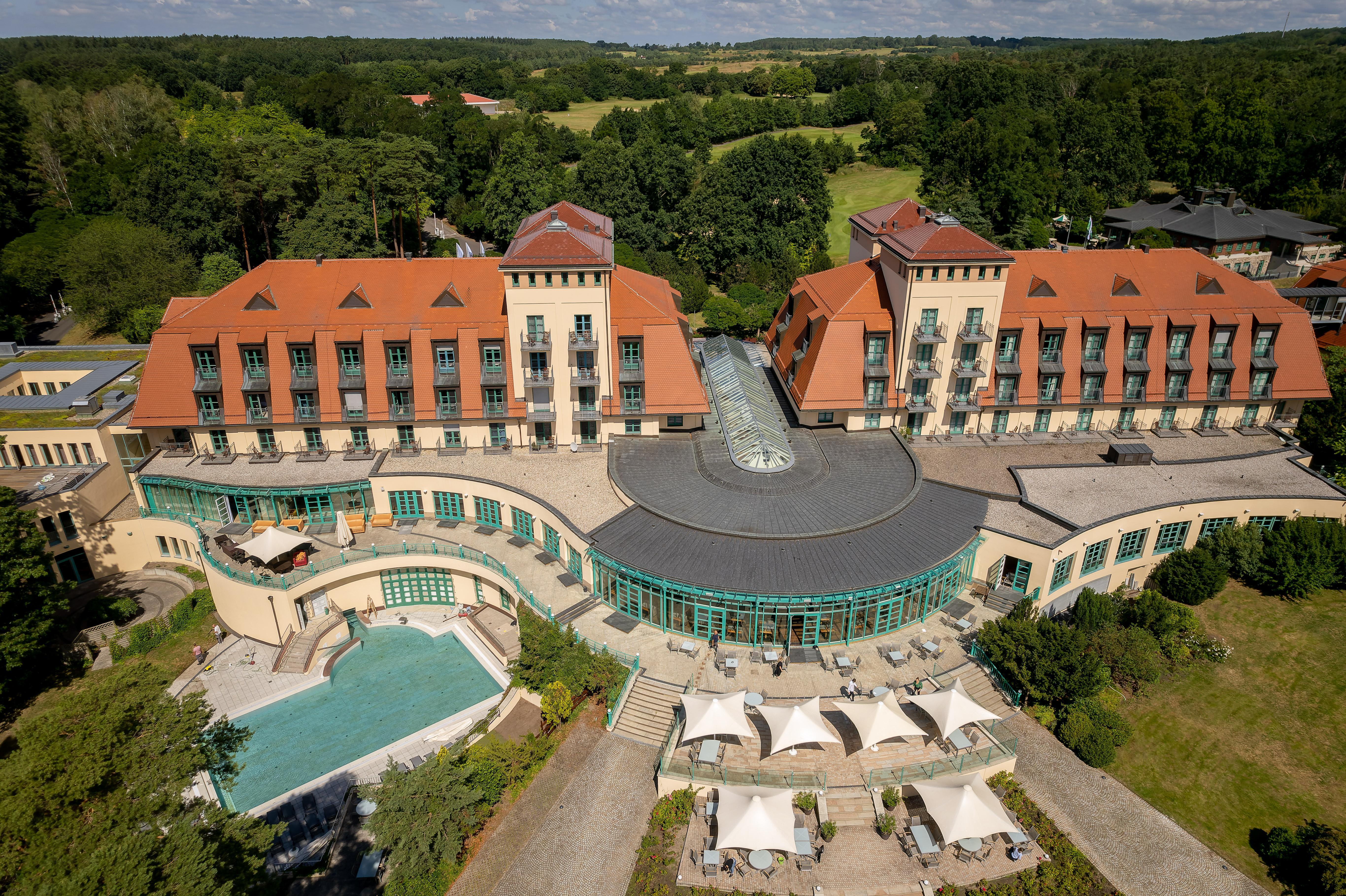 Precise Resort Bad Saarow Exterior foto Aerial view of the hotel