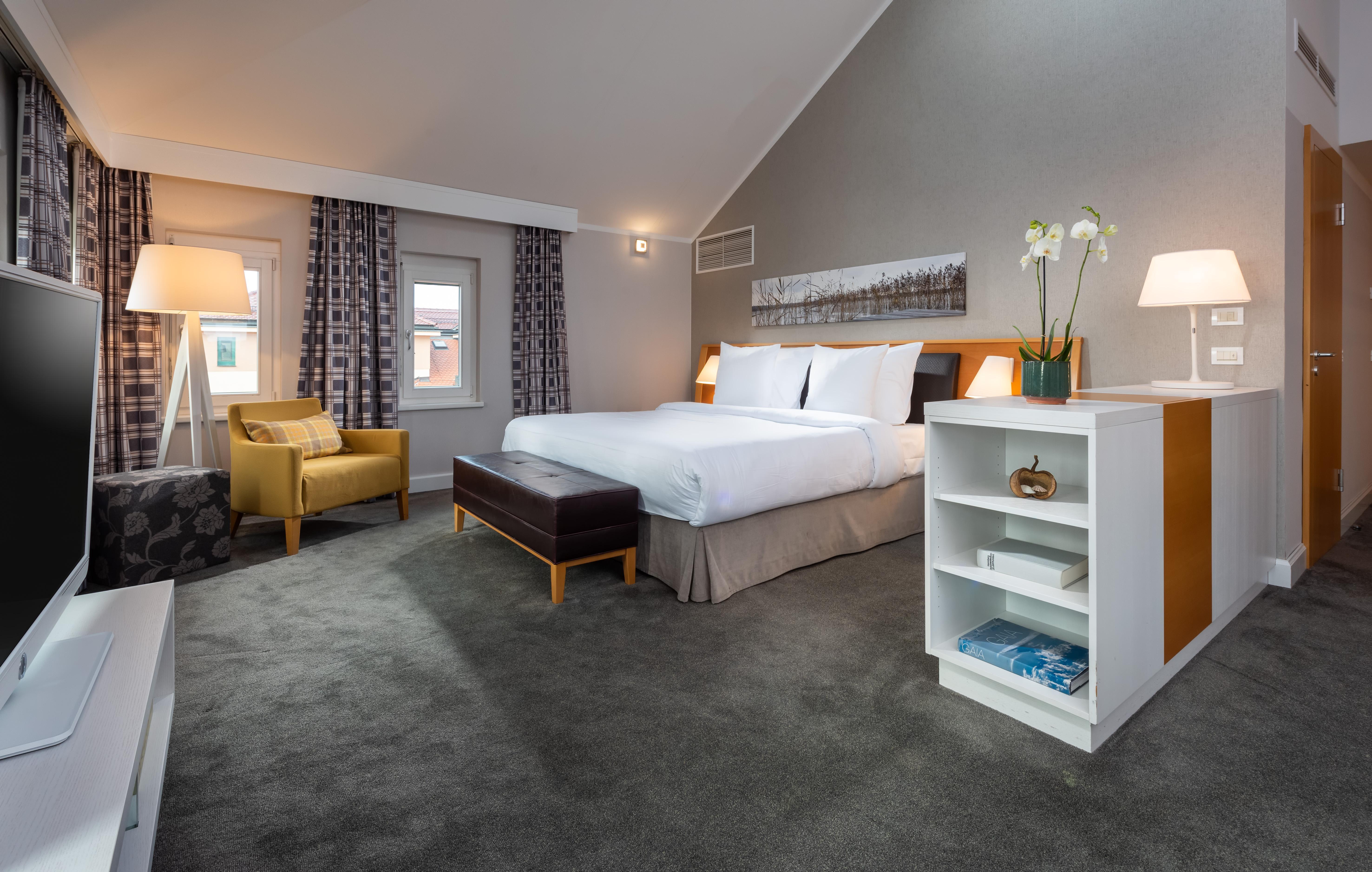 Precise Resort Bad Saarow Exterior foto A room at the Hotel du Vin & Bistro, Cheltenham