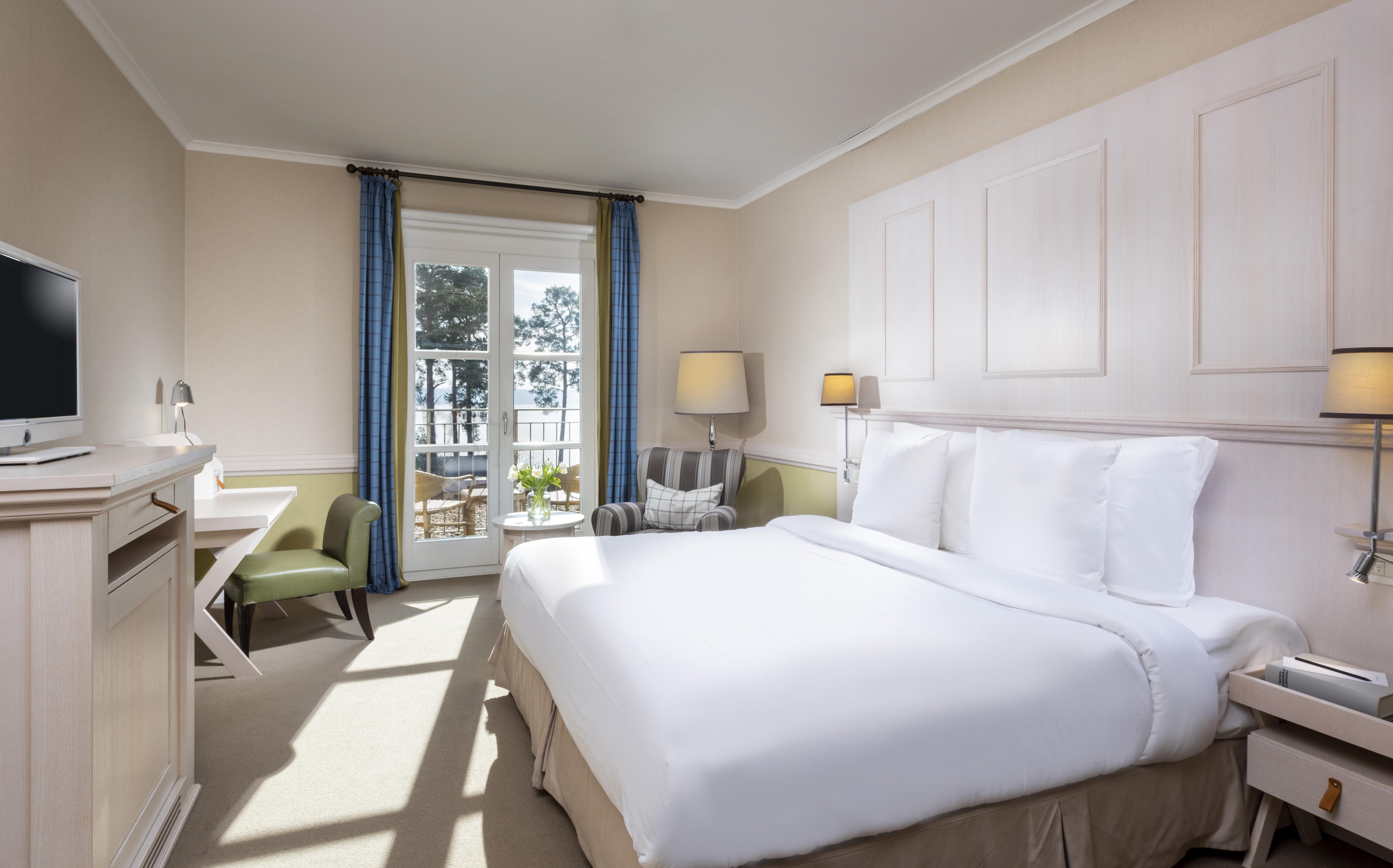 Precise Resort Bad Saarow Exterior foto A guest room at the Hotel Viking