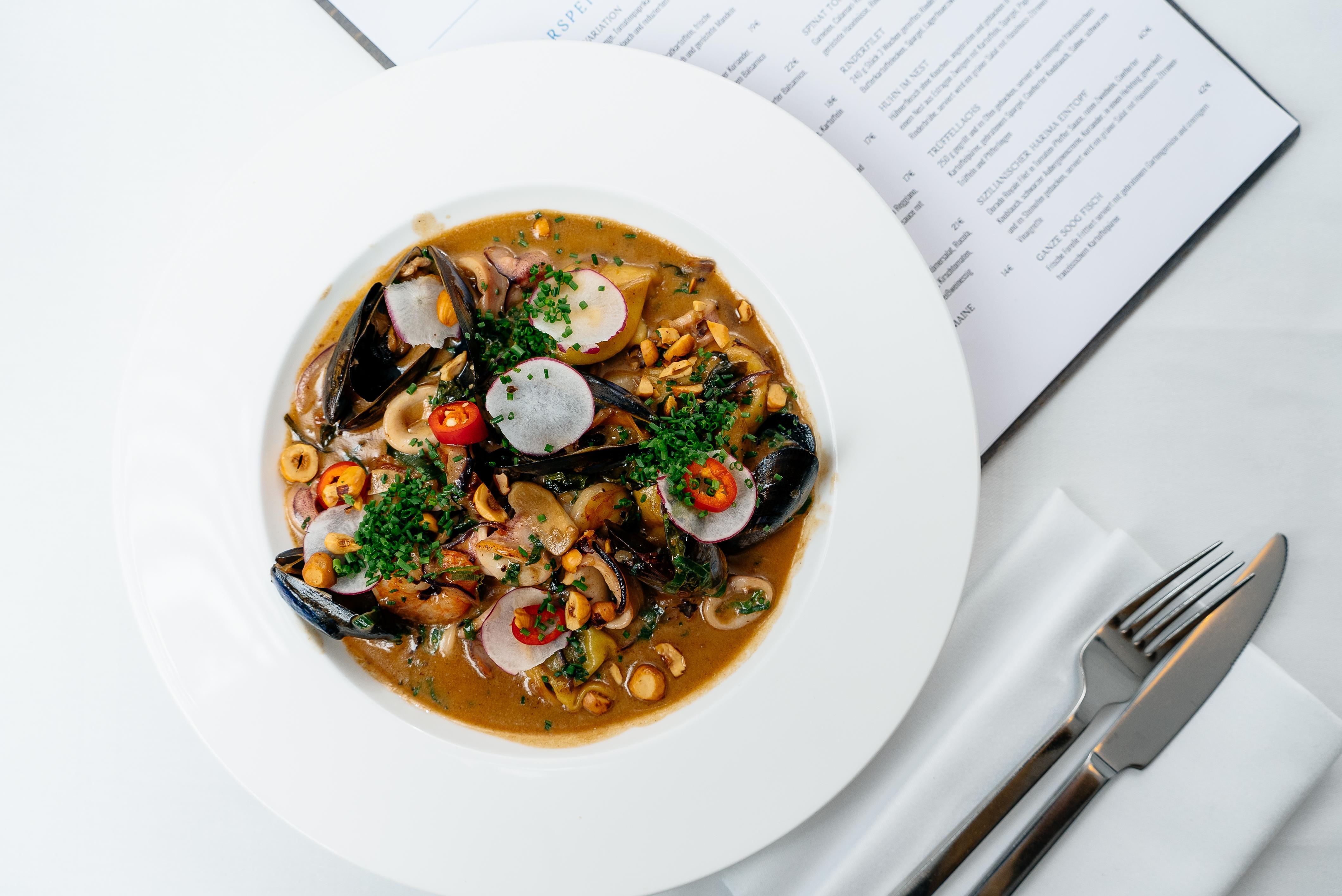 Precise Resort Bad Saarow Exterior foto A plate of seafood chowder
